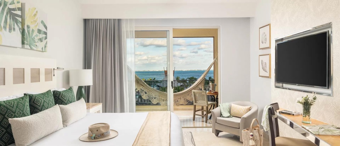Deluxe Double Suite with ocean view