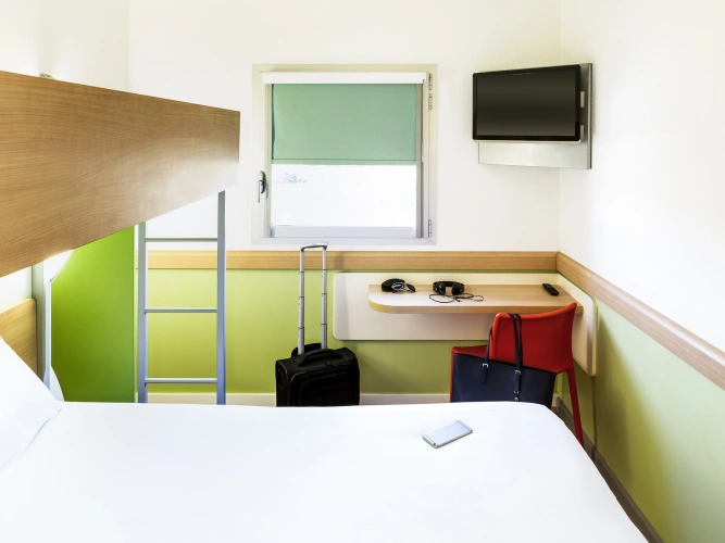Triple room