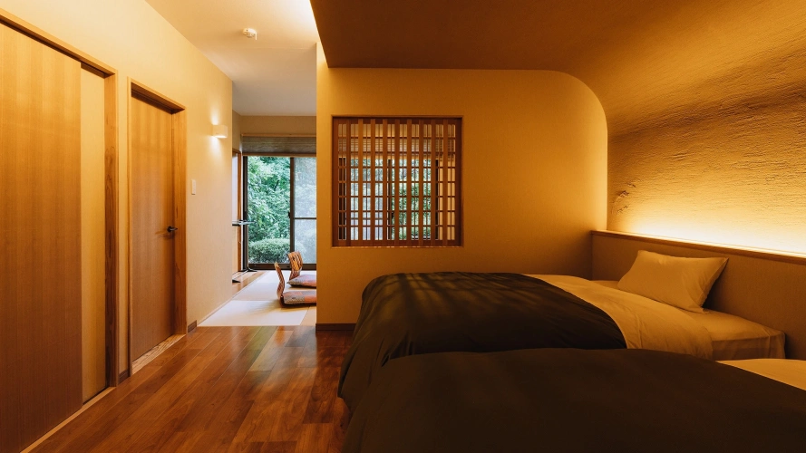 Modern Western Japanese Twin Detached Room with Open-Air Bath