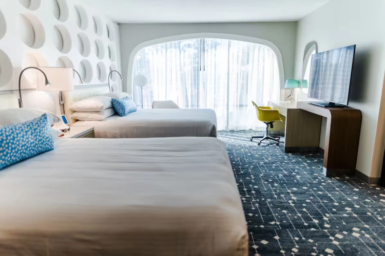 1 Bedroom House of the Retro Future Twin Suite
