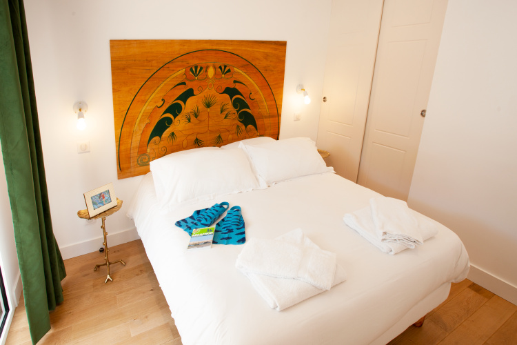 3 Bedrooms Quadruple Apartment with garden view