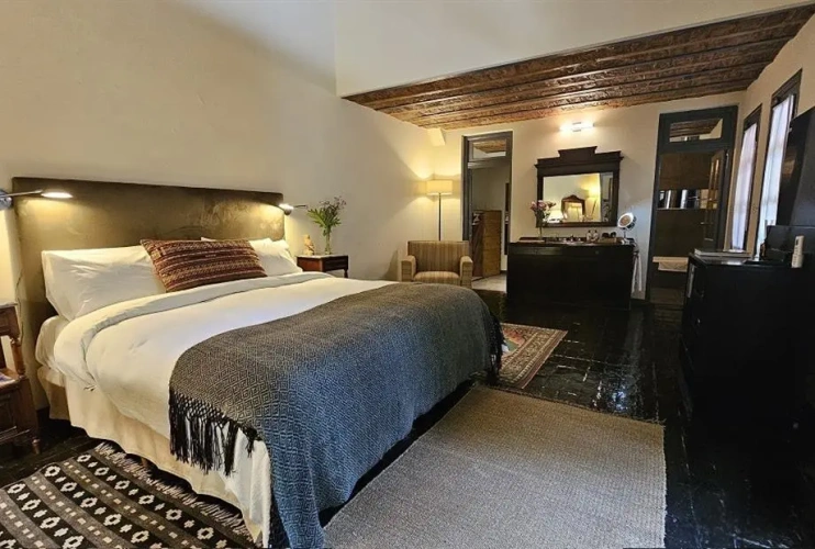 Francis/Roman Double Suite