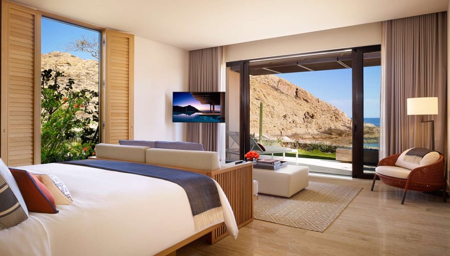 1 Bedroom Private Pool Double Suite beachfront
