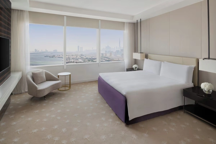 Signature Creek View Double Club Suite