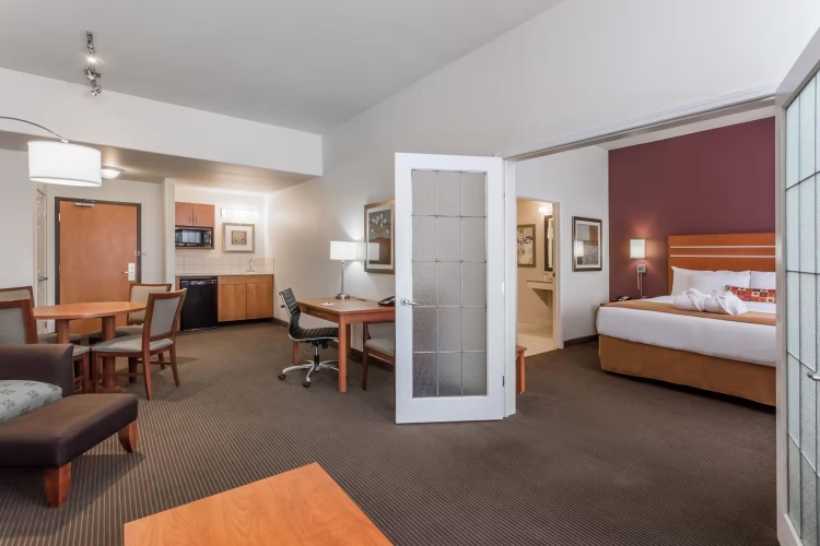 Deluxe Double Suite