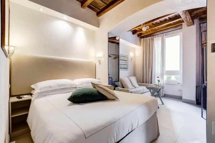 Rome Frattina 27