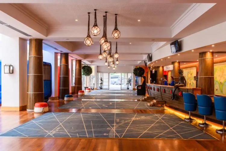 Explorers Hotel