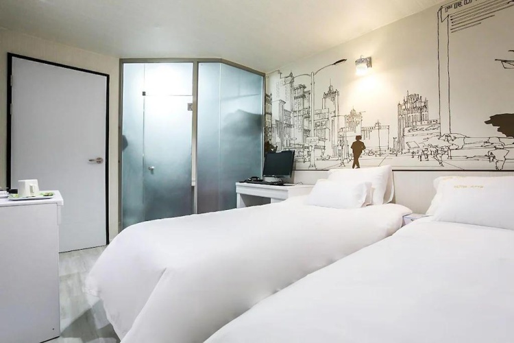 Standard Twin room