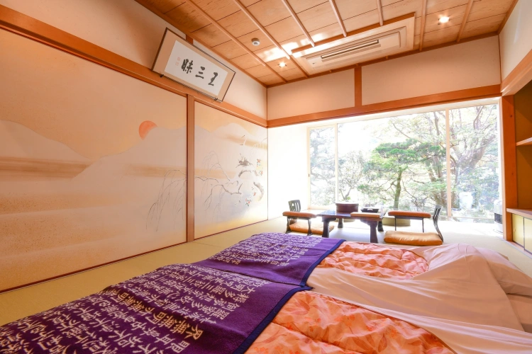 Deluxe Dawn Light room Garden Side