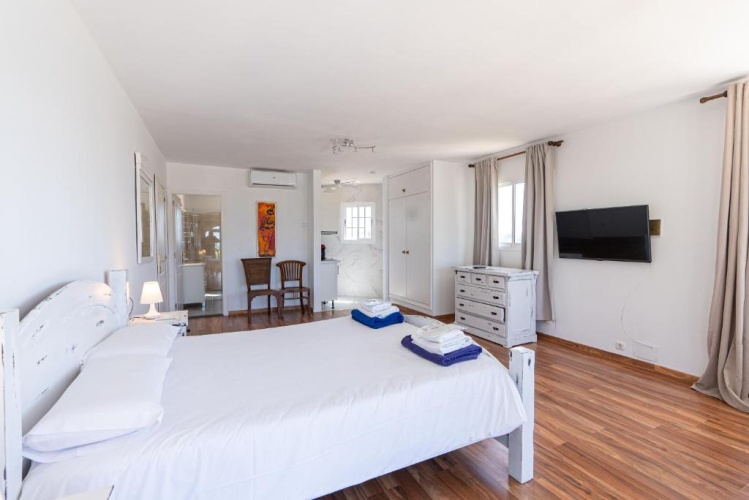 3 Bedrooms Deluxe Sextuple Apartment