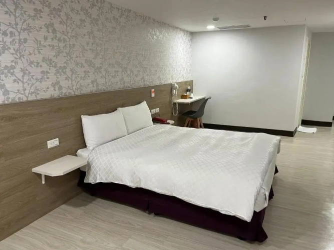 Budget No Parking Space No Window Double room