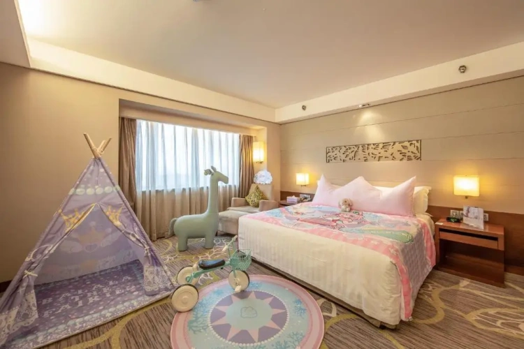 Kids Theme Double Junior Suite with city view