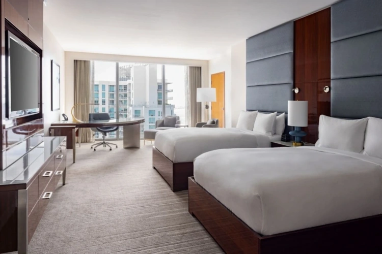 Deluxe Quadruple room City View