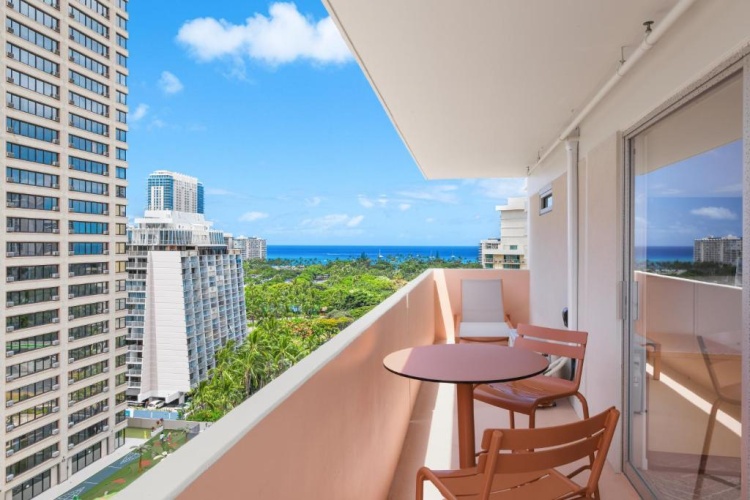 Romer Waikiki at The Ambassador photo 14