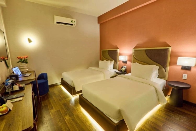Deluxe No Window Twin room