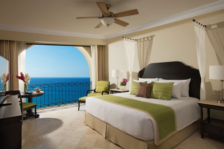 Double Preferred Club Junior Suite oceanfront