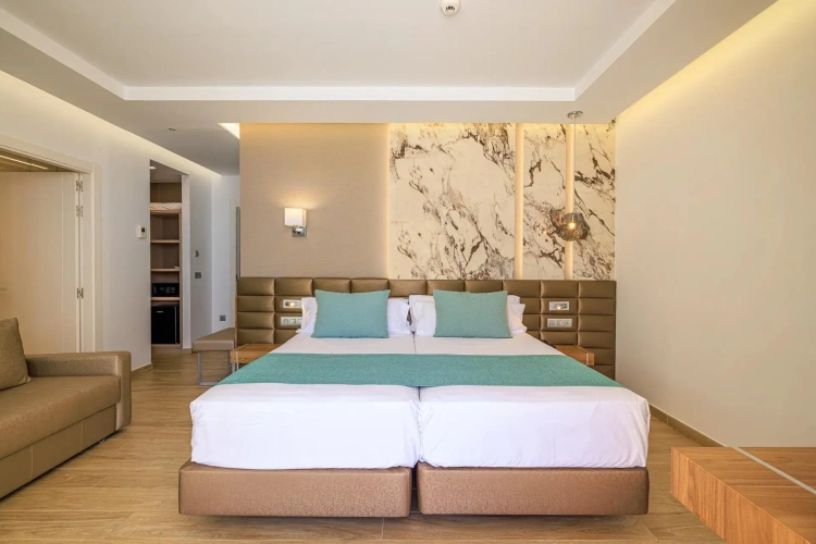 Deluxe Twin room with sea view