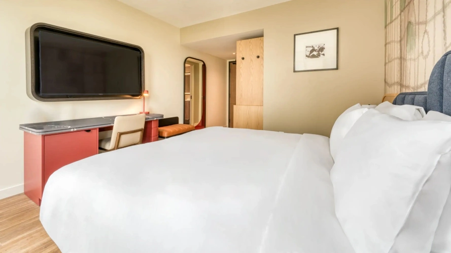 Accessible Roll-In Shower Double room