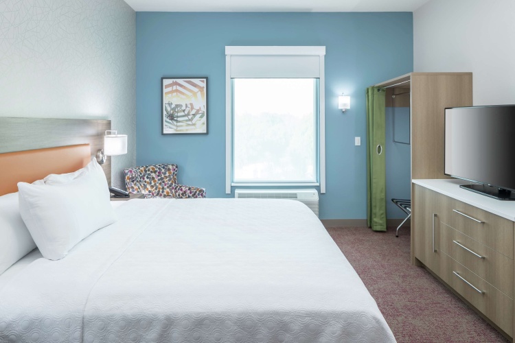 Accessible with Bathtub Double Suite