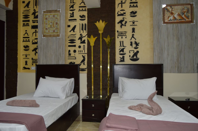 Comfort Pyramids inn