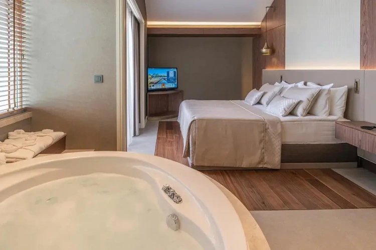 Suite with balcony