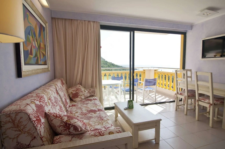 2 Bedrooms Cuqui Royal Twin Apartment