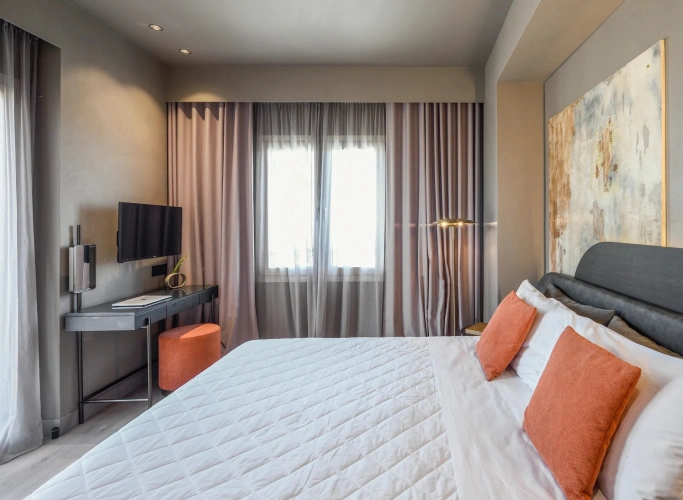 Double room with Square Liston view