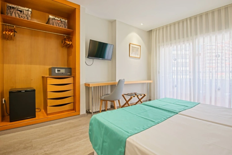 Double room with pool view