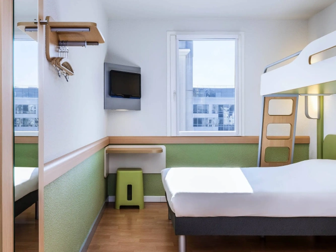 Triple room