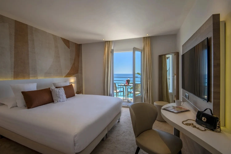 Double Junior Suite with balcony and with sea view
