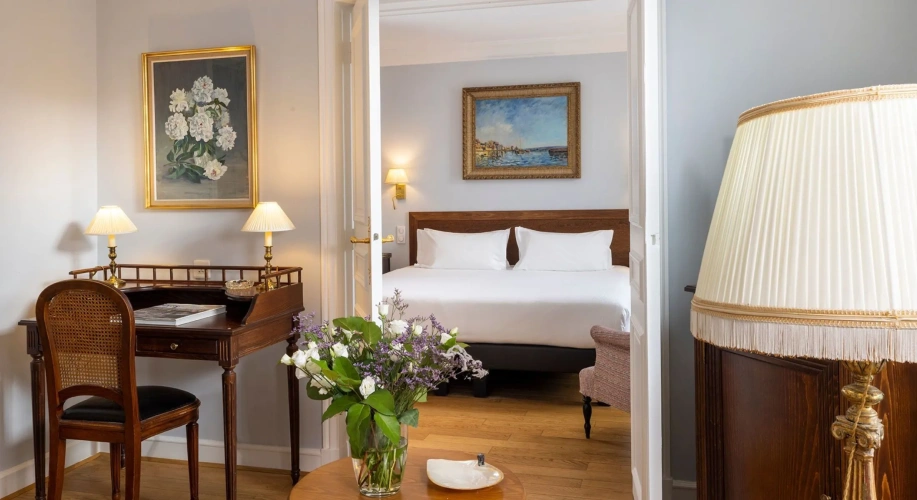 Littré Terrace Double Suite