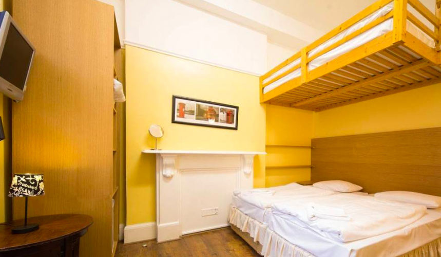 Triple room