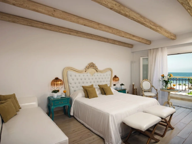 Twin room with sea view