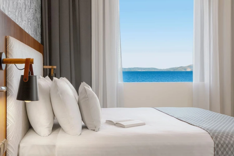 Premium Double Suite with partial sea view
