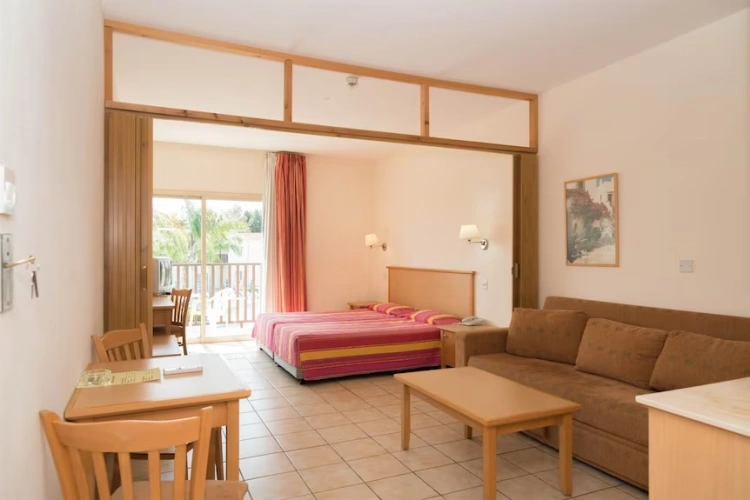 Superior Twin Suite with inland view