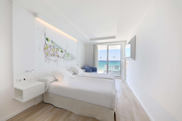 Superior Priority Location Twin room with sea view