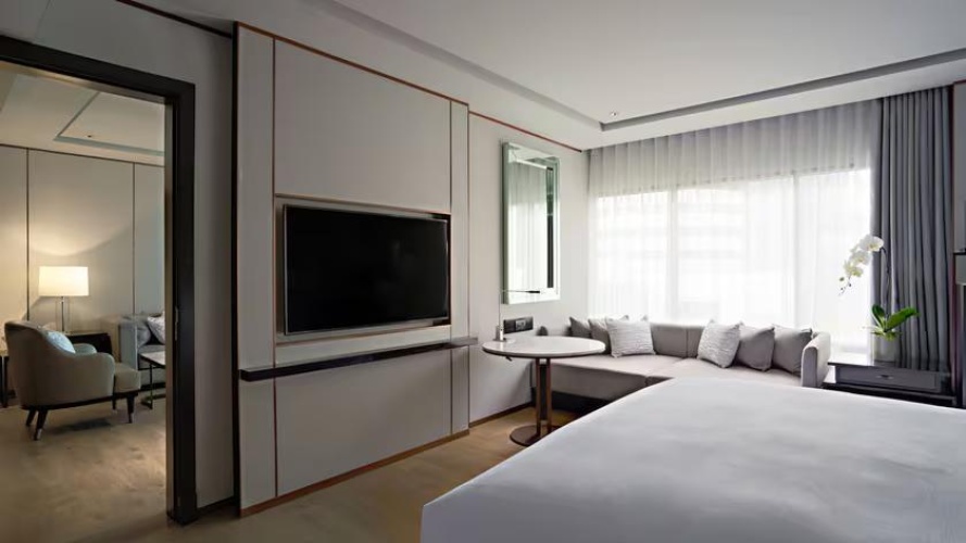 1 Bedroom Double Executive Lounge Access Suite