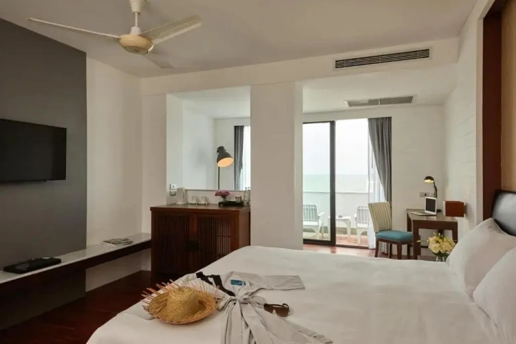 Double Mini Suite with balcony and with sea view