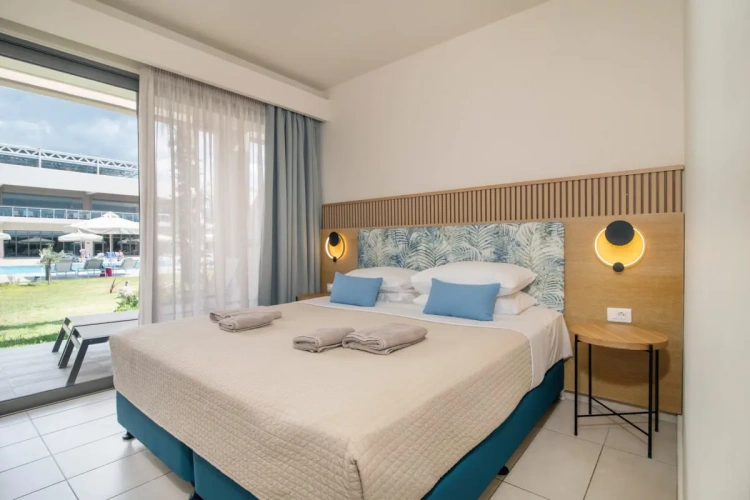 Executive Luxury with Sharing Pool Double Suite