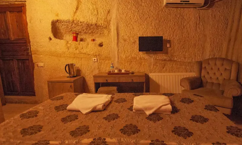 Cave Double room