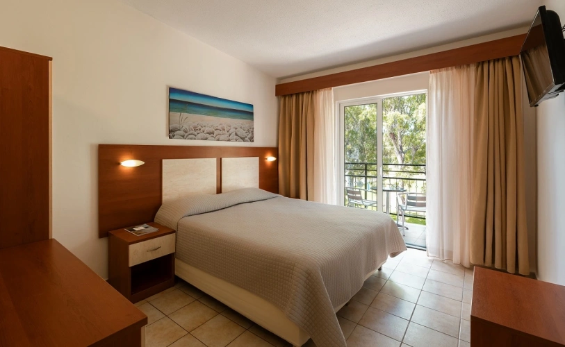 Twin room with garden view