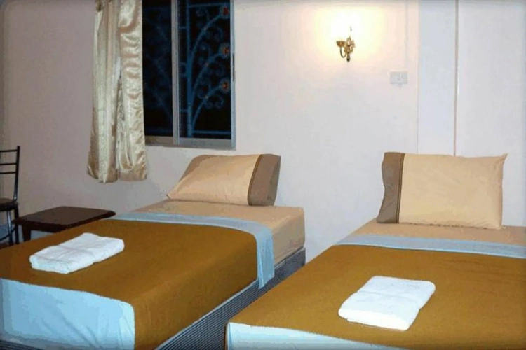 Standard with Fan Quadruple room