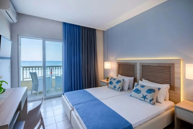 Superior Twin room seafront