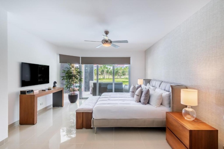 2 Bedrooms House