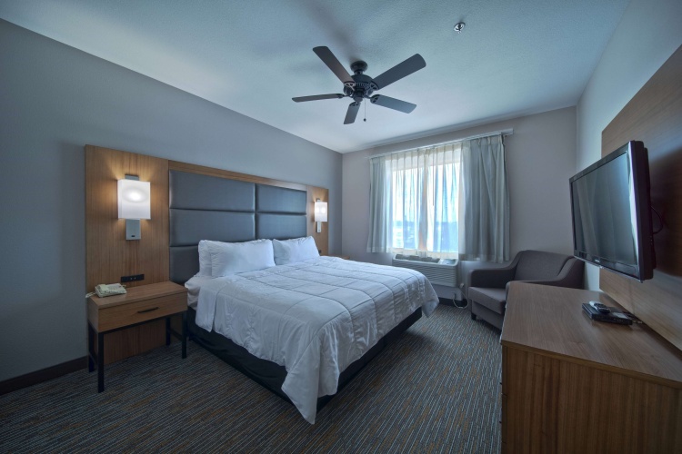 Deluxe Double Mobility/Hearing Accessible room