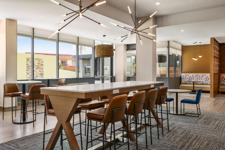 Hampton Inn & Suites San Mateo-San Francisco Airport photo 18