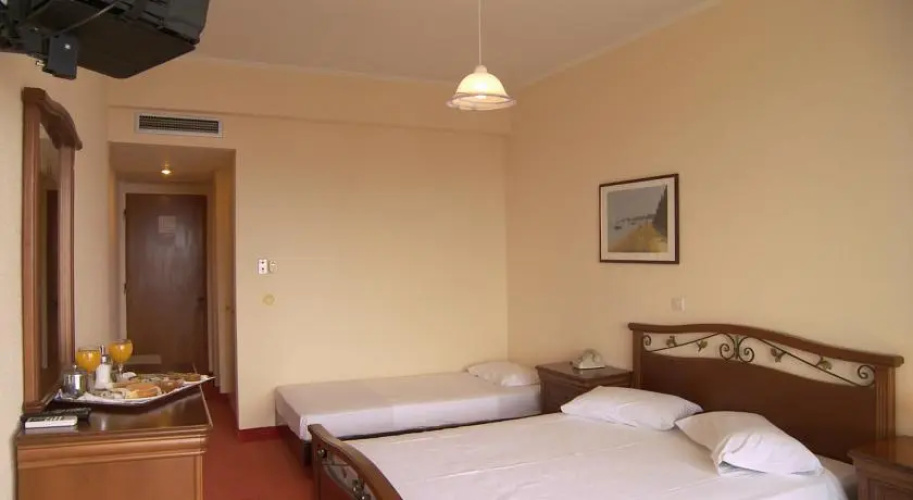 Alexandros Hotel