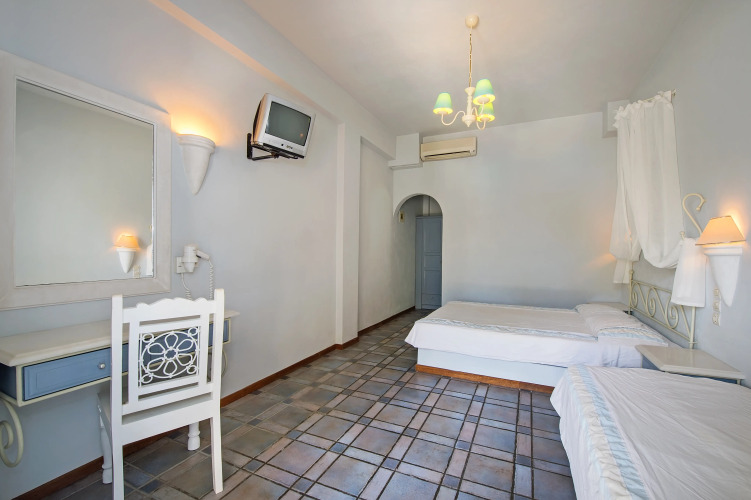 Atlantis Beach Villa Over view