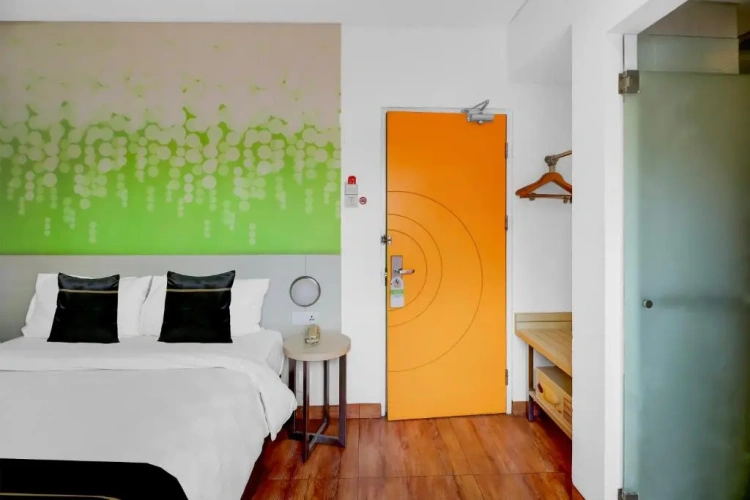 Suite with balcony