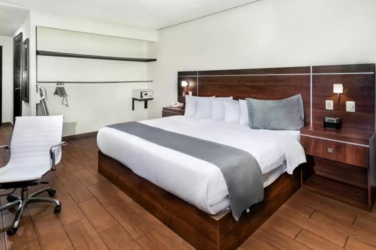 2 Bedrooms Double Suite